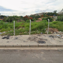 Homem é espancado até a morte em lote vago em BH - Google Street View/Reprodução