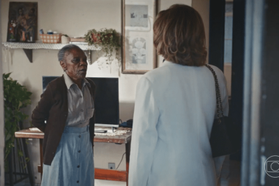 Nice era a mulher idosa que cuidava de Leonardo (Guilherme Magon) e escondia esse segredo para Odete (Debora Bloch) em troca de dinheiro. -  (crédito: TV Globo/Reprodução)
