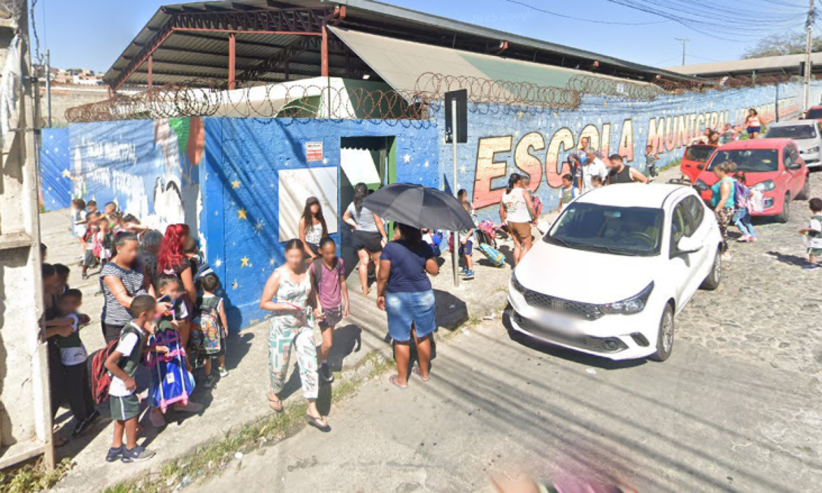 Agressão aconteceu em uma escola em Ribeirão das Neves -  (crédito: Google Street View/Reprodução)
