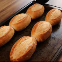 O popular pãozinho tem cada apelido… - Reprodução YouTube Amo Pão Caseiro