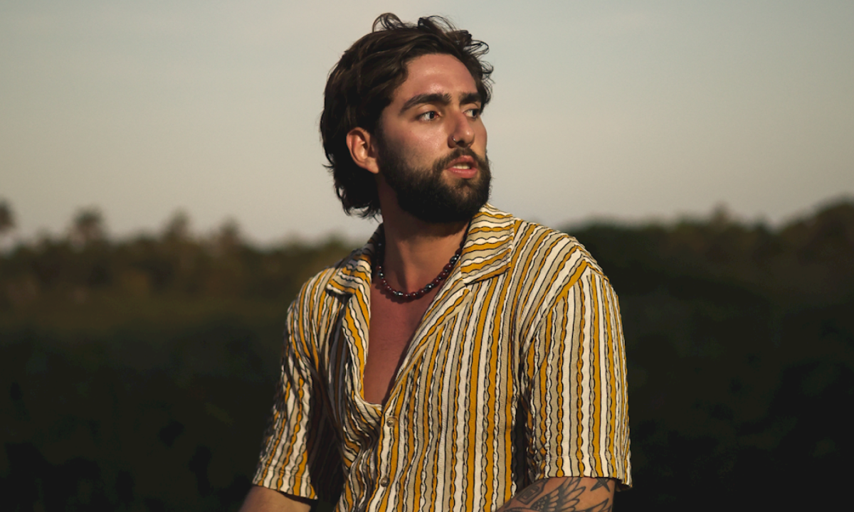 Do mar para a música: álbum de estreia de Pedro Perez é um convite a deixar - (crédito: Marcelim) Do mar para a música: álbum de estreia de Pedro Perez é um convite a deixar - (crédito: Marcelim)