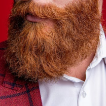 Trabalhador ruivo chamado de "chupa cabra" e "vermelho" será indenizado - Reprodução/Freepik