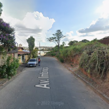 Homem é morto a pauladas e corpo encontrado na Grande BH - Google Street View/Reprodução