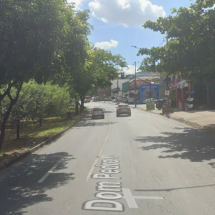 Motociclista morre ao bater em árvore no canteiro de avenida em BH  - Google Street View/Reprodução