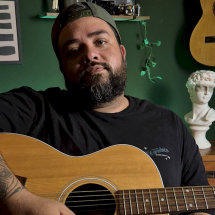 DEKO disponibliza 'Perfume', sobre um amor que não cabe na lógica - Divulgação