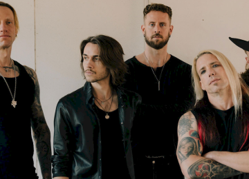 Velvet Chains: 'How The Story Ends', traz uma reflexão brutal sobre perda  -  (crédito: Brandon 