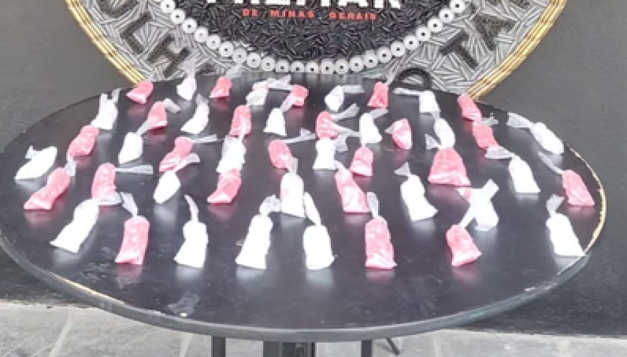 Homem é preso com 720 pinos de cocaína no 