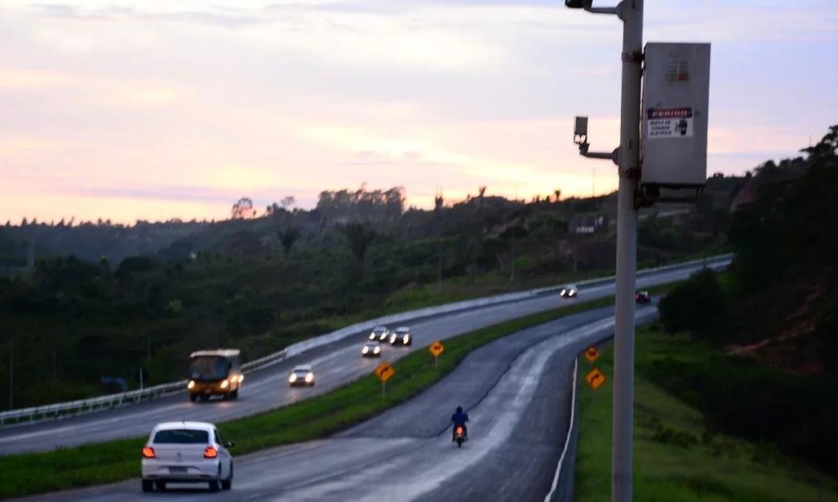 Cobrir radar de trânsito é crime? Entenda o que diz a lei brasileira - FreePik