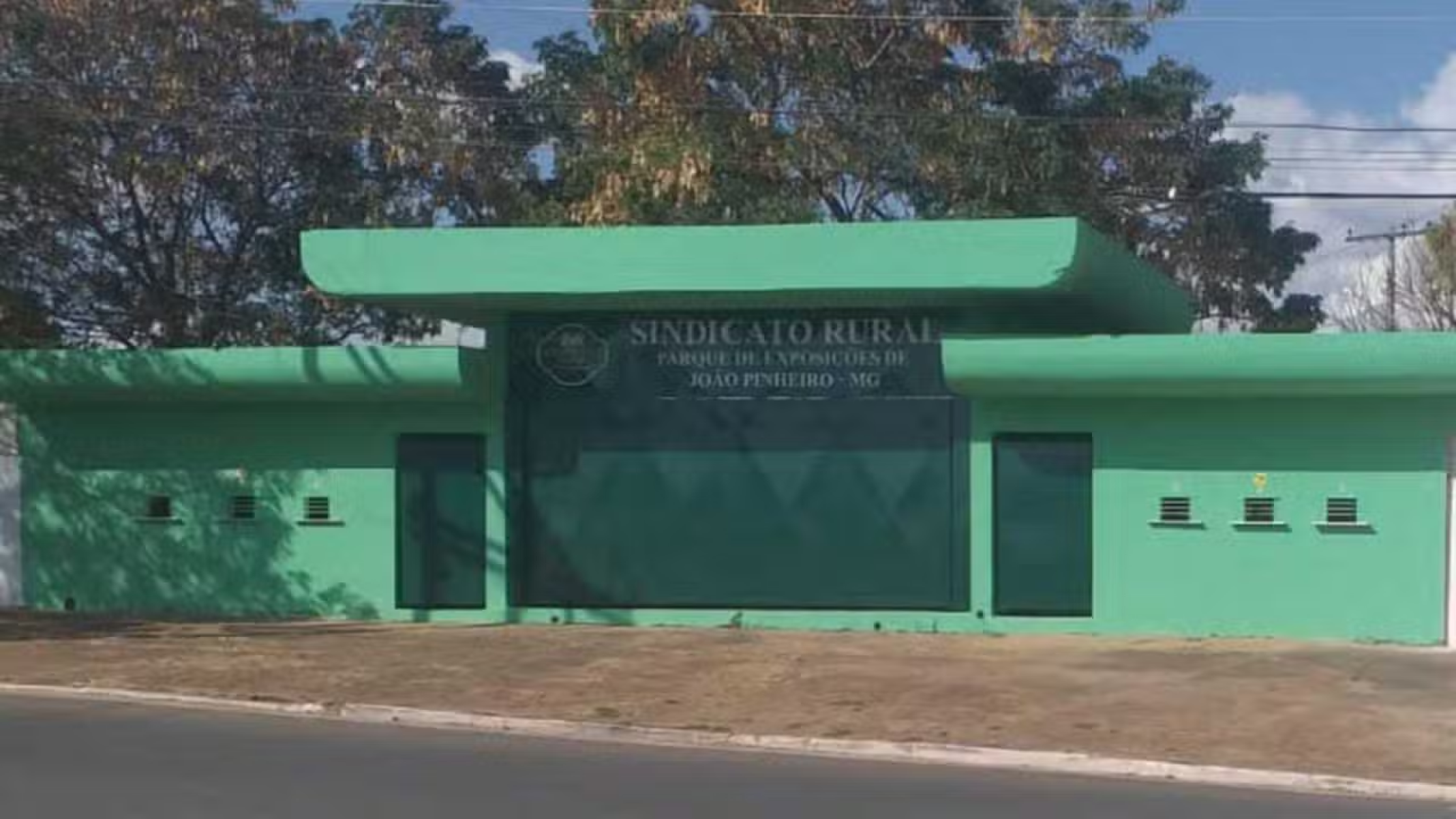 João Pinheiro: Policial penal é preso por agredir pessoas e xingar PM -  (crédito: ReproduÃ§Ã£o/Google Street View)