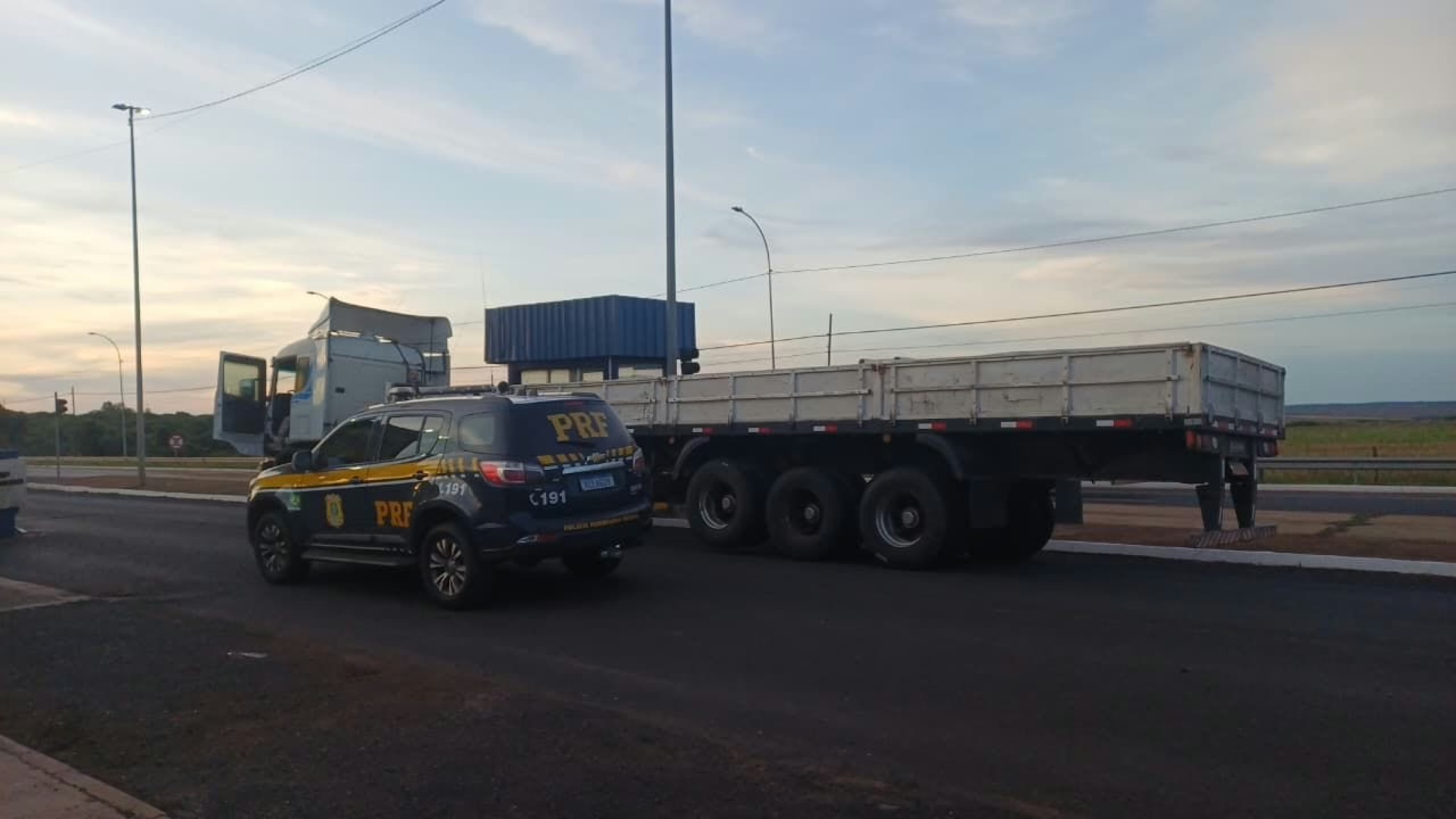PRF descobre mentira de motorista sobre carreta roubada em Minas - Divulga&ccedil;&atilde;o/PRF