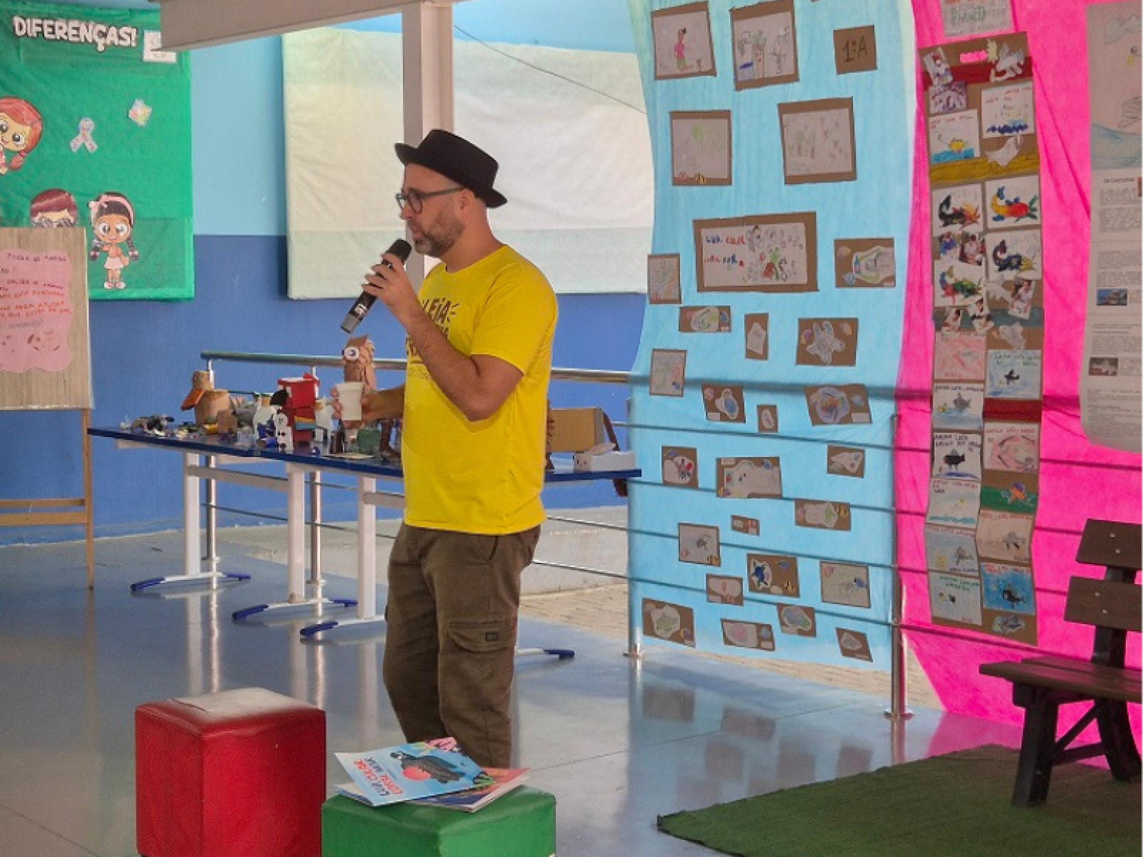 Autor leva o Projeto Douradinho a mil estudantes de Imbituba (SC) - DINO