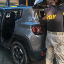 MG: idoso de 81 anos é flagrado dirigindo carro roubado em rodovia  - PRF/Reprodução