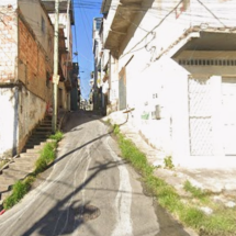 Homem é encontrado morto pela mãe em calçada de BH - Google Street View/Reprodução