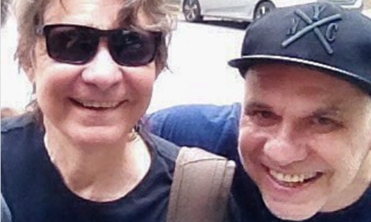 Telo Borges detalha pela primeira vez os momentos de angústia e fé durante a internação de Lô Borges, morto no último dia 2 de novembro -  (crédito: Reprodução/Instagram)