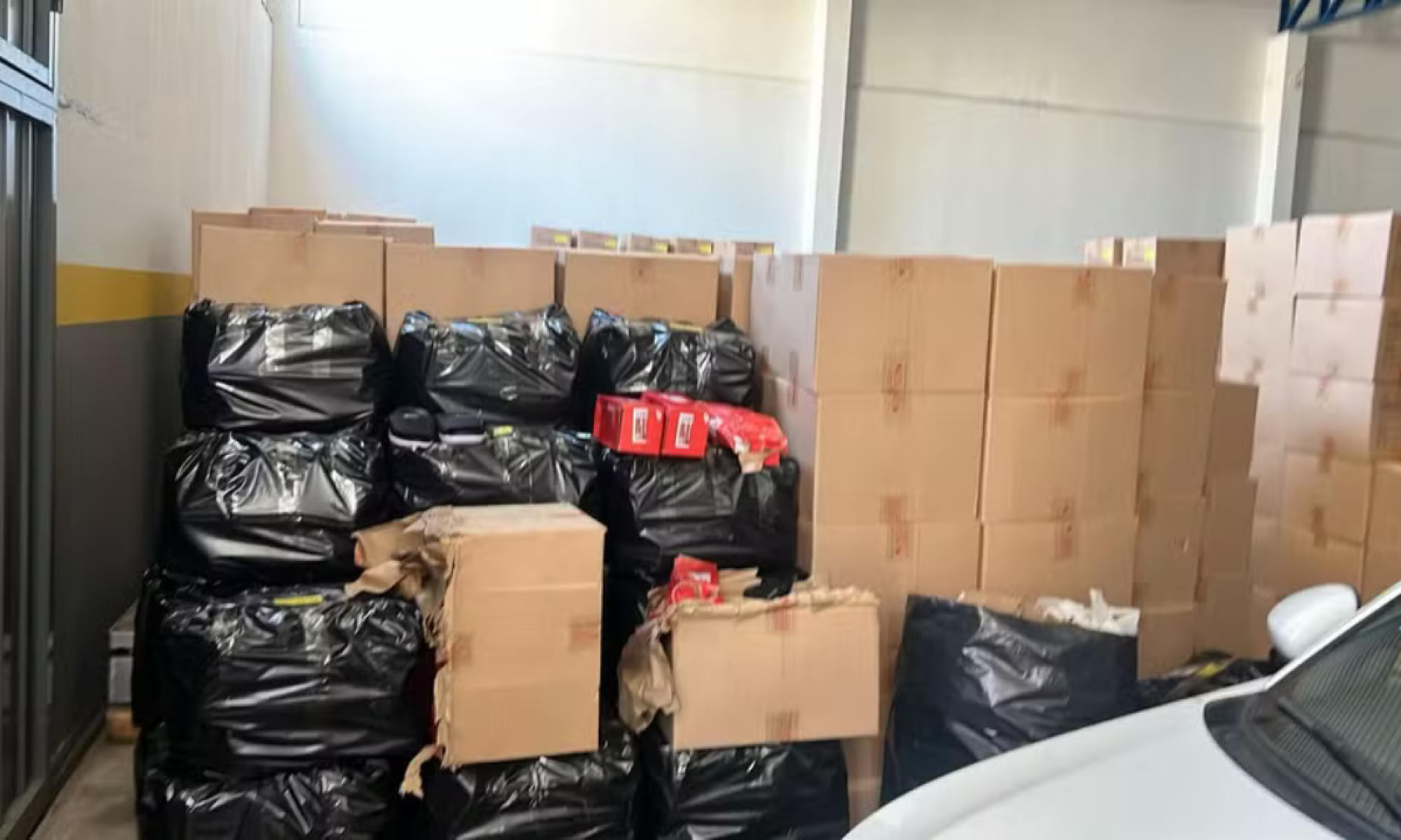 Mais de 23 mil pares de calçados falsificados são apreendidos em Minas - Divulga&ccedil;&atilde;o/PCMG