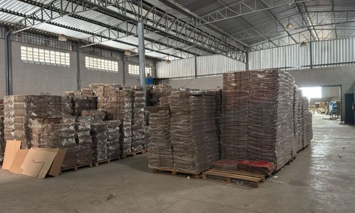 Embalagens falsificadas produzidas em gráfica clandestina próximo a Divinópolis