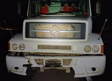 Adolescente morreu atropelado ao tentar atravessar a BR-262, em Nova Serrana (MG) -  (crédito: PRF/Reprodução)