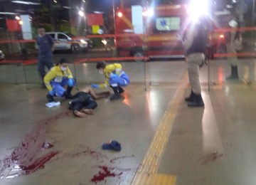 Briga: Morador de rua é esfaqueado próximo a Rodoviária -  (crédito: ReproduÃ§Ã£o/redes sociais)