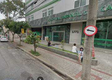 Discussão após buzinada em frente a hospital terminou em agressão na Região Leste da capital mineira -  (crédito: Google Street View/Reprodução)