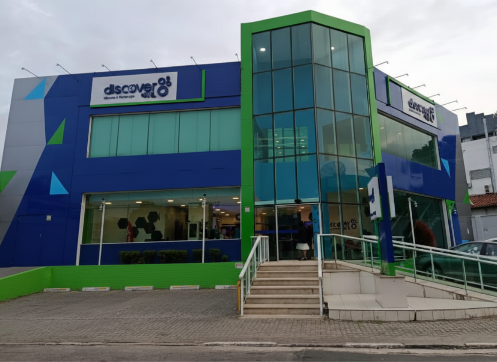 Franquia DiscoverON anuncia expansão do modelo Edutech - DINO