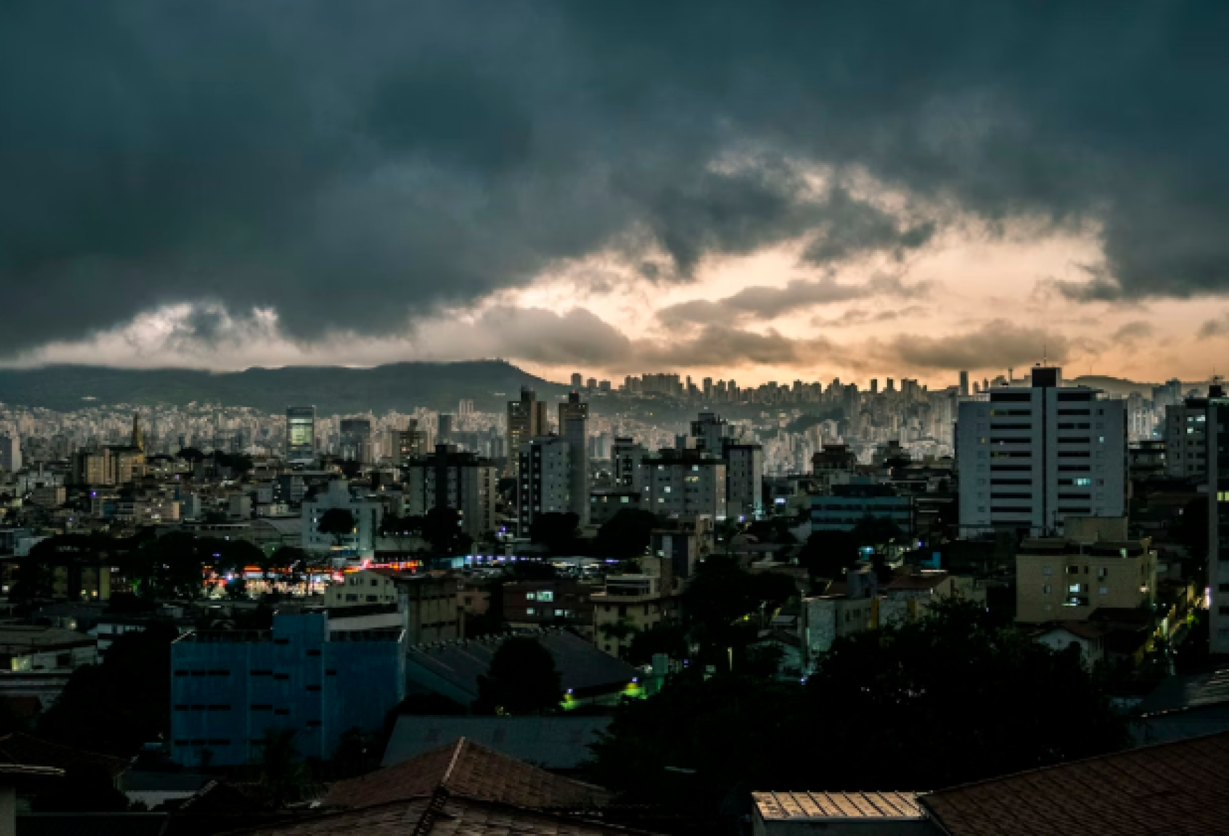 Chuvas extremas avançam no Brasil e expõem urgência por infraestrutura moderna - DINO