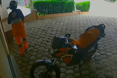 Câmera de segurança flagra homem vestido de gari assaltando loja em MG
 -  (crédito: Redes Sociais/Reprodução)