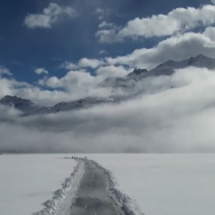 Pra quem não viu: Mergulhador bate recorde em lago congelado; e só de sunga - Reprodução de vídeo 