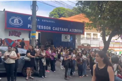 Candidatos chegaram a entrar nos locais de prova antes de serem informados sobre o cancelamento -  (crédito: Redes Sociais / Reprodução)