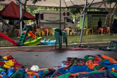 A tradicional mensagem de 'Feliz Natal' apareceu caída no chão depois do temporal em Ipatinga (MG) -  (crédito: Redes Sociais/Reprodução)