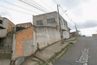 Confronto aconteceu no Bairro Campos Silveira, em Ribeirão das Neves (MG), na tarde dessa quarta-feira (17/12) -  (crédito: Google Street View/Reprodução)
