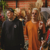 Rolimã inicia nova fase em single duplo: 'capim limão' e 'conosquinho' - Vitória Garcia