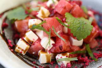 Veja 3 receitas refrescantes para aproveitar melhor os dias de calor