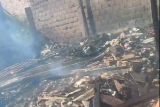 Homem é preso depois de atear fogo em casa com irmãs dentro na Grande BH