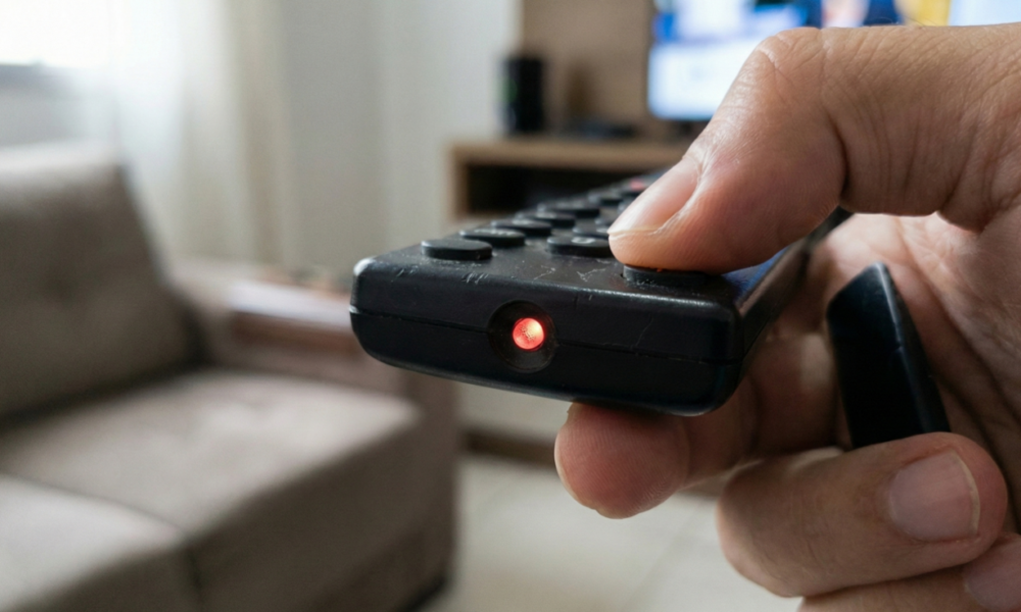 O que significa o LED do controle remoto e o que ele revela sobre o funcionamento do aparelho - Tupi