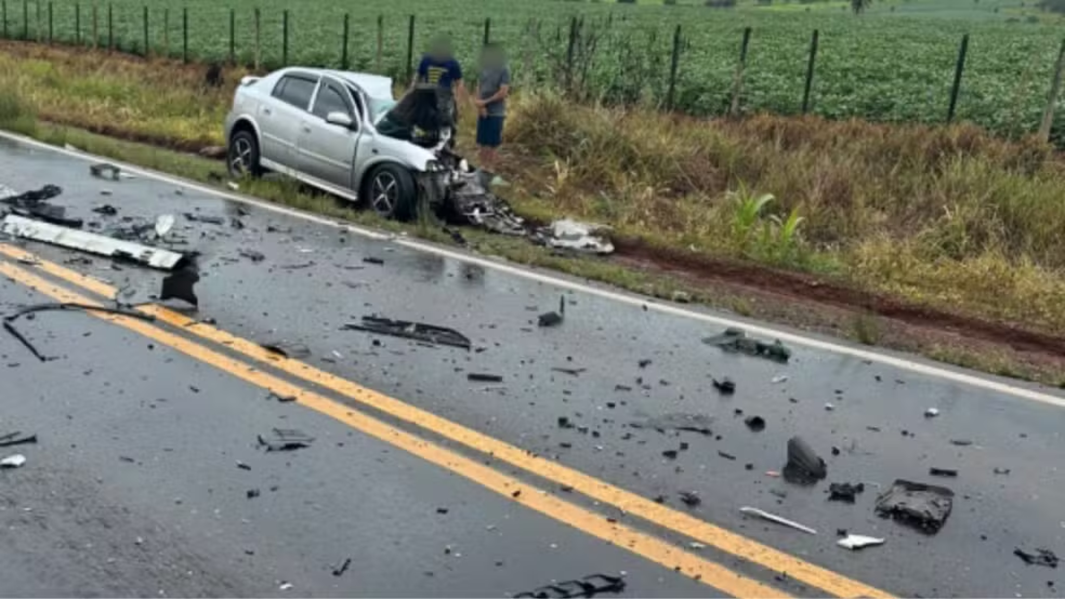 Um morre e três ficam feridos em acidente na MG-190; câmera mostra acidente - Divulga&ccedil;&atilde;o/PMMG