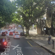 Idosa é agredida por motociclista próximo à Praça da Assembleia, em BH - Google Street View/Reprodução