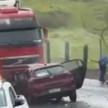 BR-381: colisão frontal entre carreta e carro deixa um morto e três feridos - Redes Sociais/Reprodução