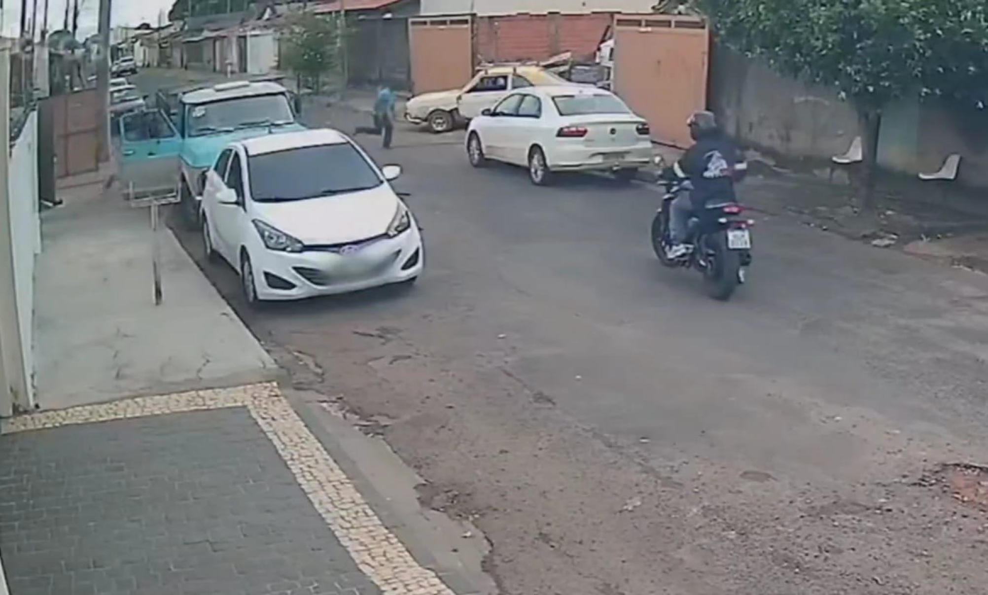 Homem é executado com mais de 12 tiros em rua de Araguari - ReproduÃ§Ã£o/redes sociais