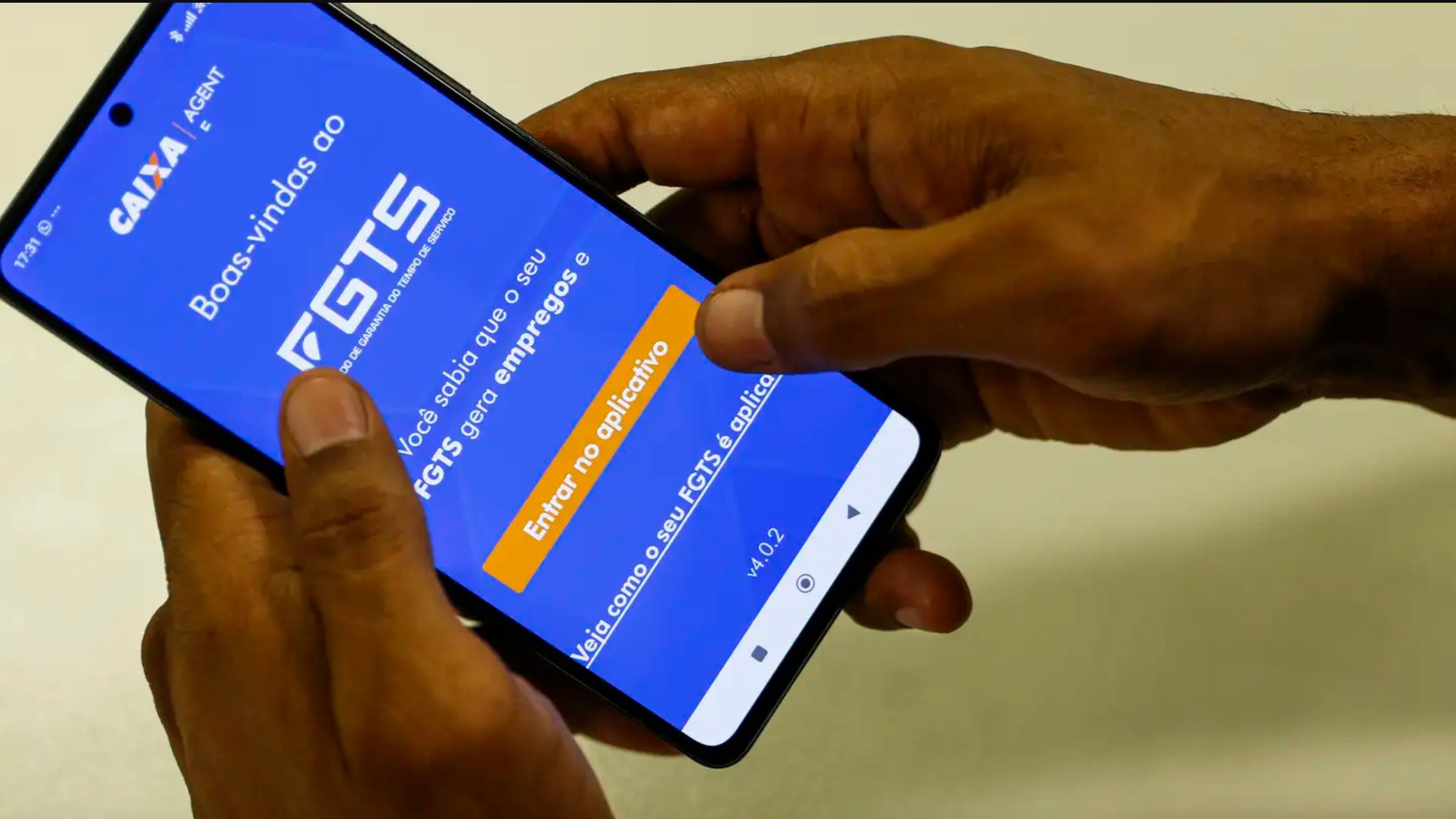 Aplicativo do FGTS, ferramenta central para trabalhadores que acompanham as novas regras do saque-anivers&aacute;rio e consultas de saldo -  (crédito: Jo&eacute;dson Alves/Ag&ecirc;ncia Brasil)