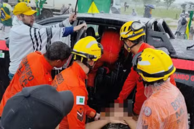 Grupo estava concentrado no Eixo Monumental enquanto aguardava a chegada do deputado federal Nikolas Ferreira à capital federal -  (crédito: Reprodução/Redes Sociais)