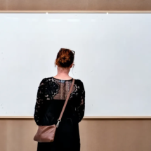 Pra quem não viu: Artista plástico entrega tela em branco a museu e diz que é ‘arte’ - Reprodução/Xataka