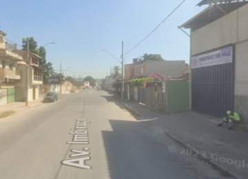 Um dos suspeitos morreu no local. O outro foi ferido e encaminhado ao Hospital Municipal de Contagem -  (crédito: Google Street View/Reprodução)