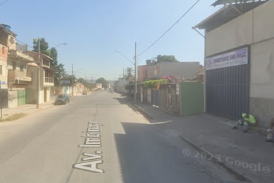 Um dos suspeitos morreu no local. O outro foi ferido e encaminhado ao Hospital Municipal de Contagem -  (crédito: Google Street View/Reprodução)