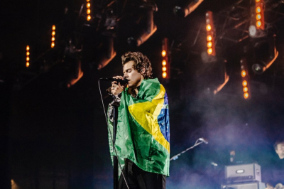 Harry Styles &eacute; um dos artistas cujos f&atilde;s enfrentam desafios na compra de ingressos para turn&ecirc;s disputadas. -  (crédito: Reprodu&ccedil;&atilde;o)