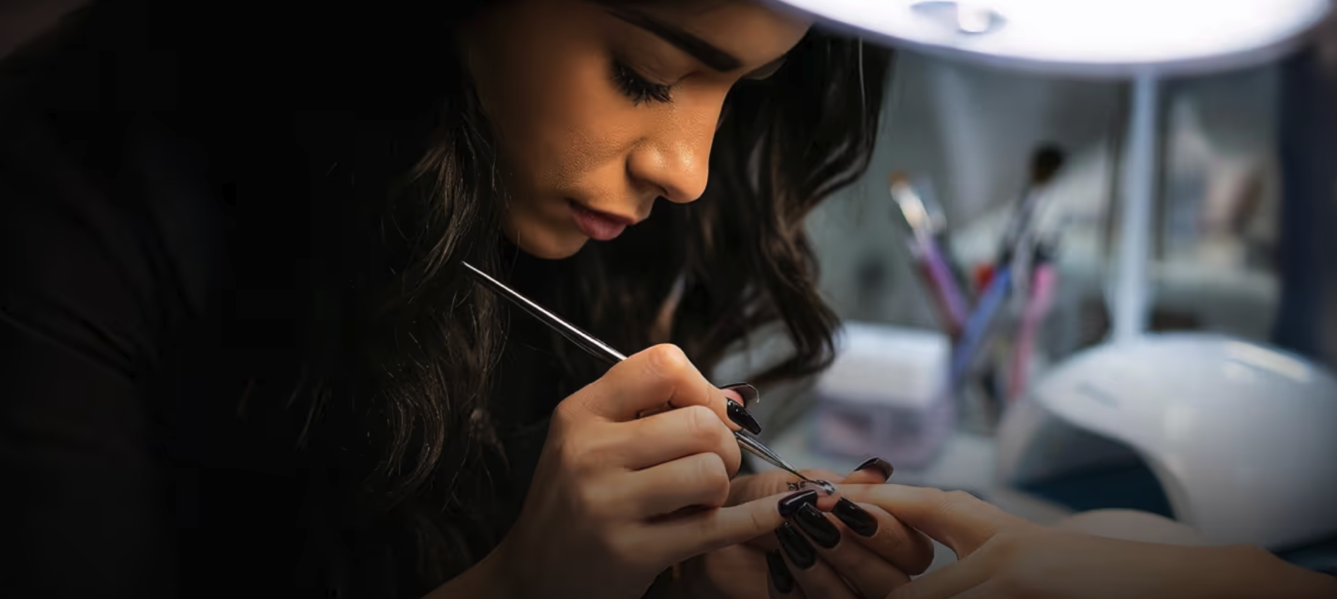 InfinitePay lança curso grátis para capacitar manicures - DINO