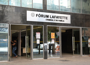 A decisão é da juíza Paula Murça Machado Rocha Moura, da 6ª Vara Criminal da Comarca da Capital  -  (crédito: Cecília Pederzoli/TJMG)