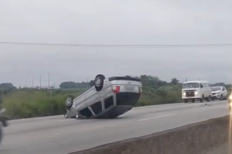 BH: carro capota no Anel e deixa trânsito lento nesta terça (3/2)