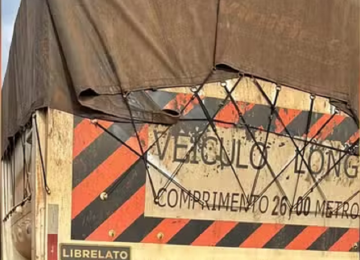 Motorista &eacute; flagrado b&ecirc;bado com carga de quase 50 toneladas -  (crédito: Divulga&ccedil;&atilde;o/PMMG)