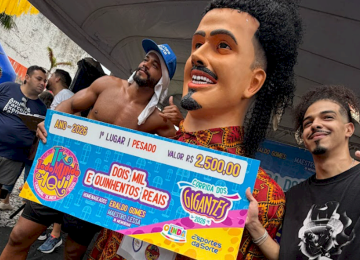 Artista pernambucano é eternizado como Boneco de Olinda  -  (crédito: Divulgação)