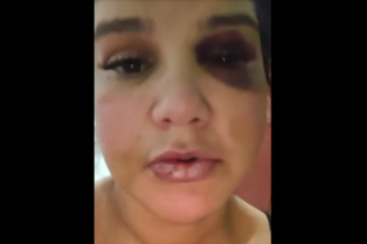 Fabrícia de Freitas Soares Madeira, de 36 anos, denunciou o companheiro à polícia e publicou vídeo nas redes sociais -  (crédito: Redes sociais/Reprodução)